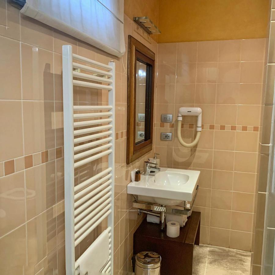Cortiletto D'Alba Camere Con Ristorante Экстерьер фото