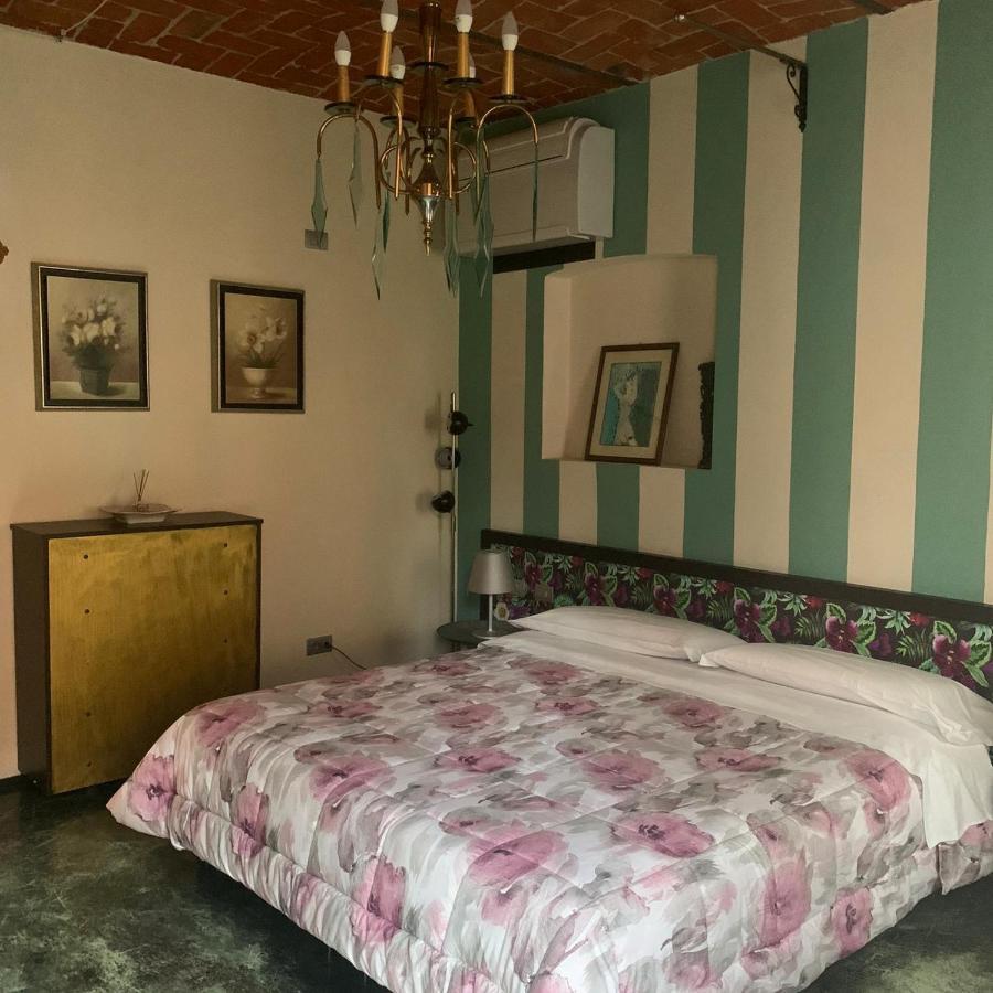 Cortiletto D'Alba Camere Con Ristorante Экстерьер фото