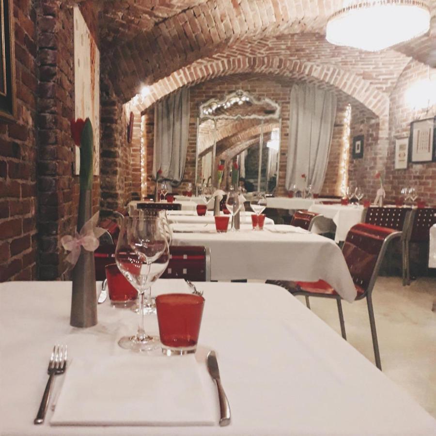 Cortiletto D'Alba Camere Con Ristorante Экстерьер фото